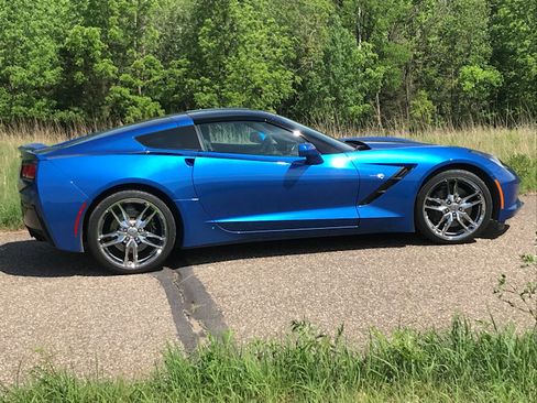 Used 2015 Chevrolet Corvette Stingray Coupe RWD image 4