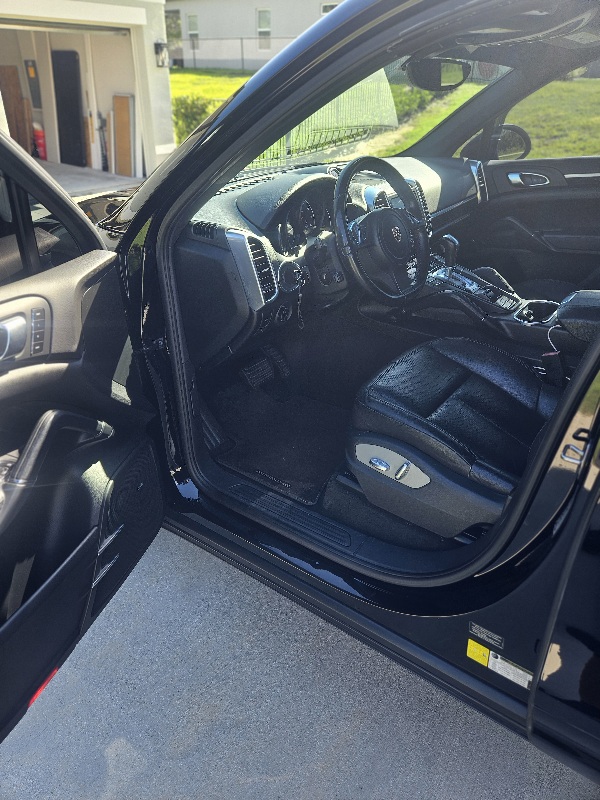 Used 2012 Porsche Cayenne AWD/4WD image 11