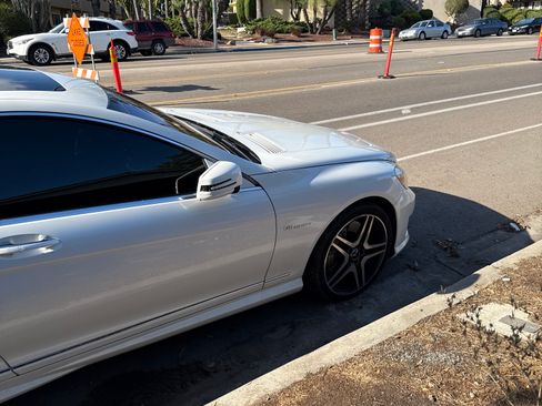 Used 2011 Mercedes-Benz CL 63 AMG image 9