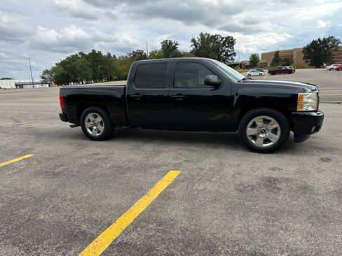 Used 2009 Chevrolet Silverado 1500 LT w/ Regional Value Package image 2