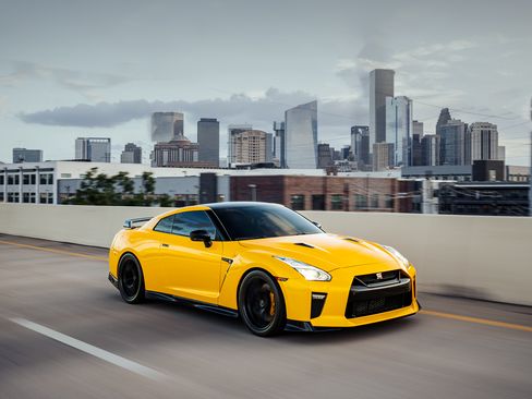 Used 2017 Nissan GT-R Premium AWD/4WD image 12