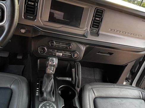 Used 2022 Ford Bronco Outer Banks AWD/4WD image 19