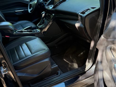 Used 2014 Ford Escape Titanium image 9