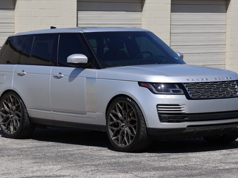 Used 2021 Land Rover Range Rover P525 Westminster Edition image 4