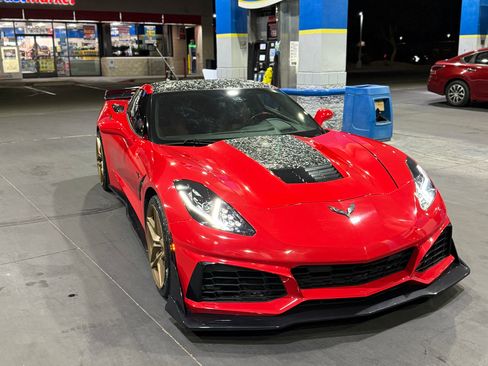 Used 2014 Chevrolet Corvette Stingray Coupe w/ 2LT Preferred Equipment Group image 18