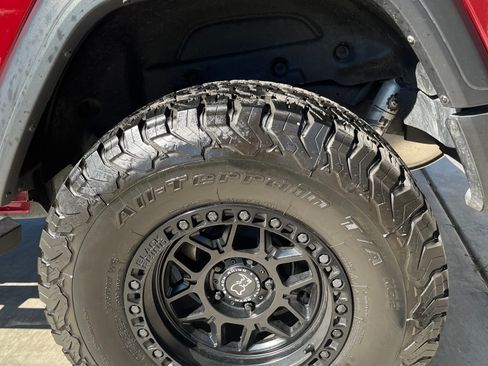 Used 2021 Jeep Wrangler Sport image 4