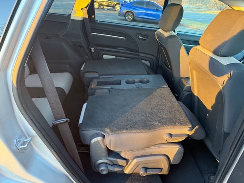 Used 2009 Dodge Journey SXT w/ Rear Seat Video Group image 27