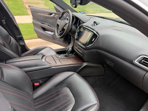 Used 2017 Maserati Ghibli w/ Luxury Package RWD image 11