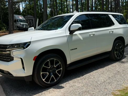 Used 2021 Chevrolet Tahoe RST w/ Luxury Package image 2