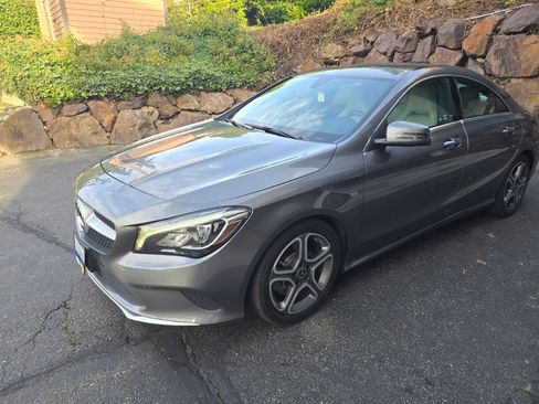 Used 2018 Mercedes-Benz CLA 250 4MATIC image 11