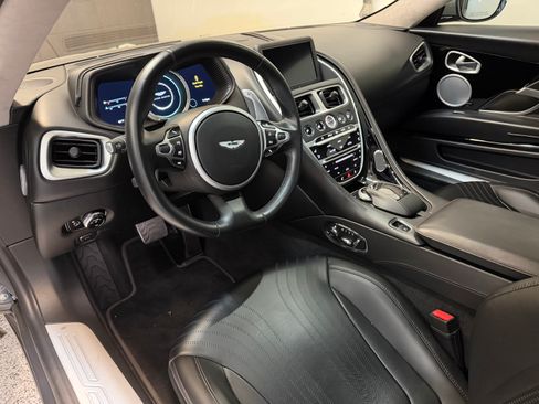 Used 2018 Aston Martin DB11 V12 RWD image 14