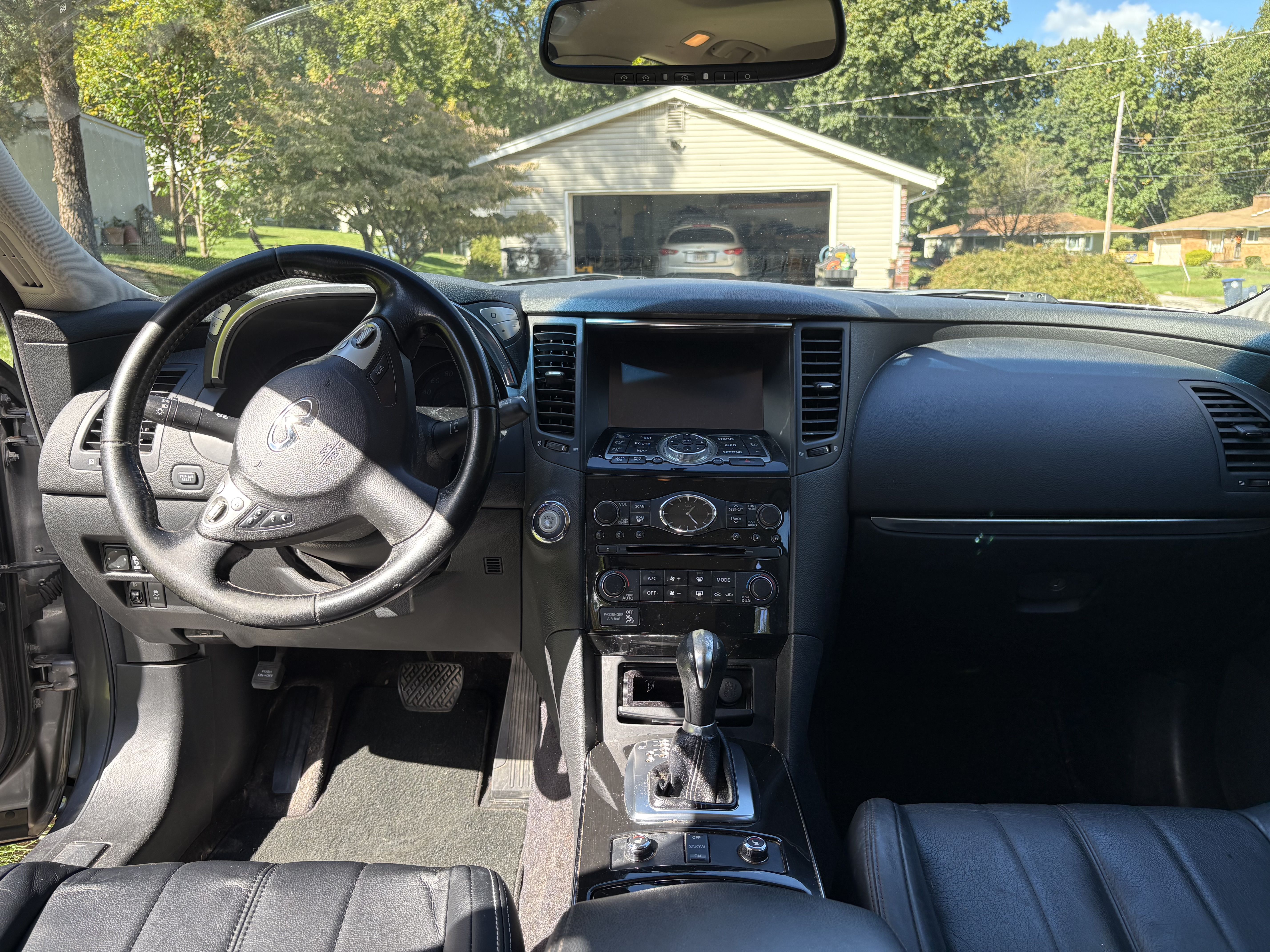 Used 2015 INFINITI QX70 AWD w/ Premium Package image 19