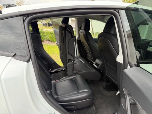 Used 2025 Tesla Model Y Long Range image 2