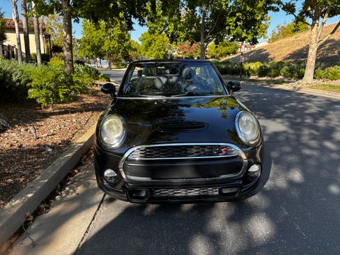 Used 2017 MINI Cooper S w/ Premium Package FWD image 9