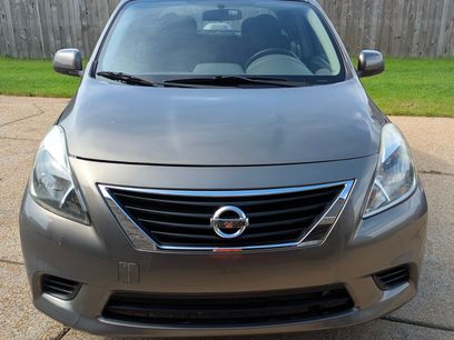 Used 2012 Nissan Versa SV w/ Convenience Pkg