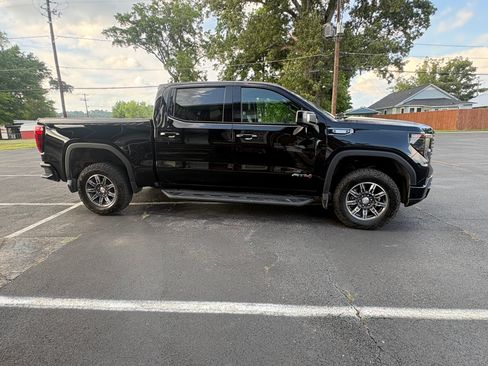 Used 2024 GMC Sierra 1500 AT4 AWD/4WD image 15