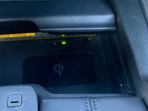 Used 2019 Toyota Avalon XSE w/ All Weather Liner Package FWD image 11