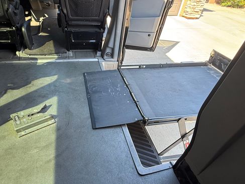 Used 2011 Mercedes-Benz Sprinter 2500 image 13