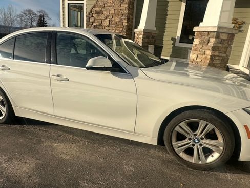 Used 2017 BMW 330e image 14