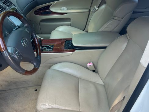 Used 2006 Lexus GS 430 w/ Preferred Accessory Pkg RWD image 9
