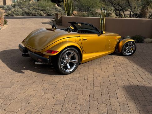 Used 2002 Chrysler Prowler image 9