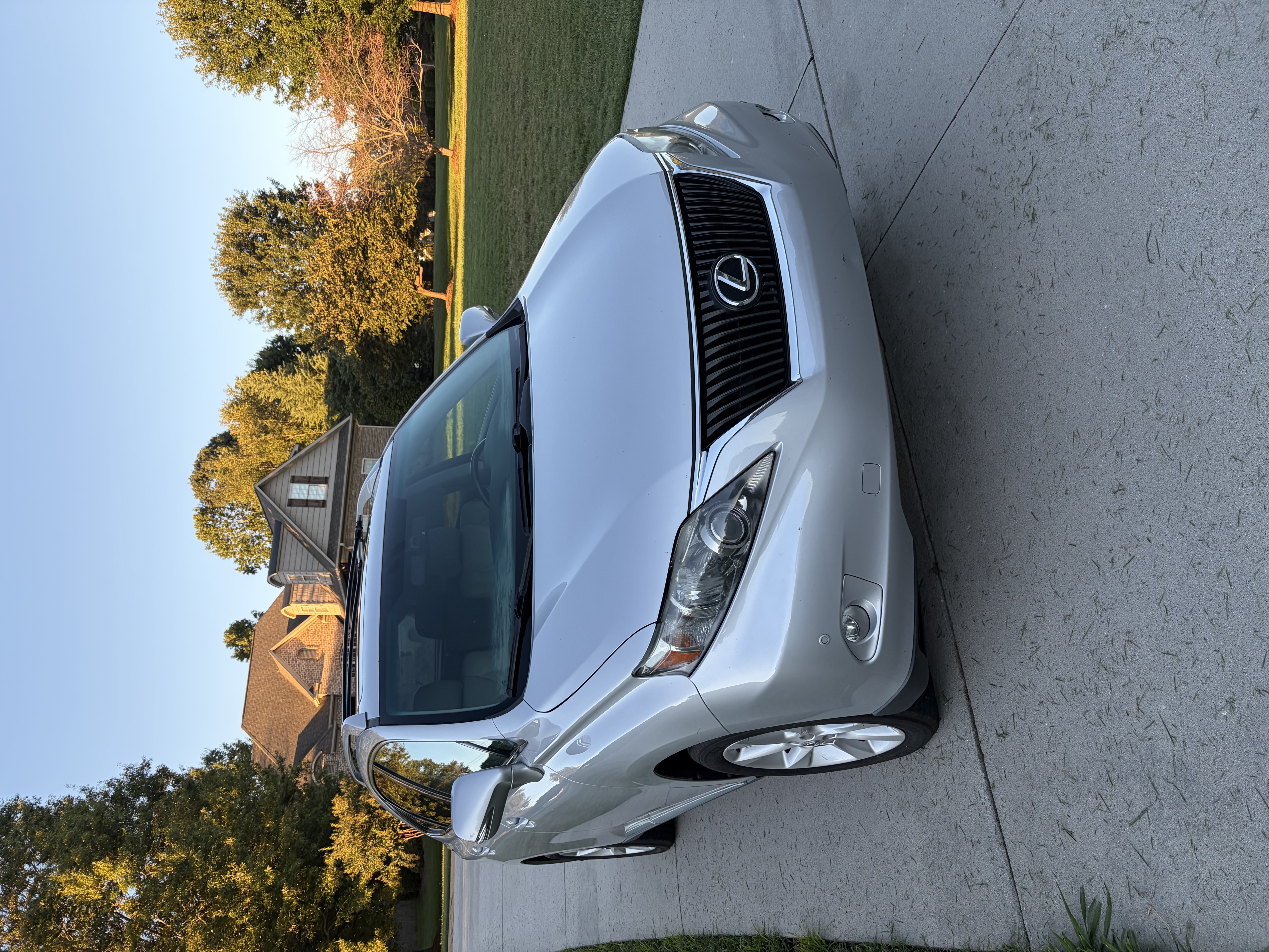 Used 2011 Lexus RX 350 2WD w/ Premium Pkg image 2