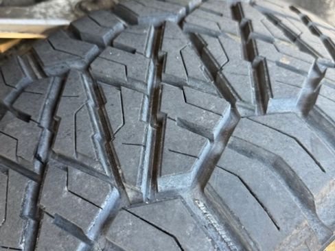 Used 2021 GMC Sierra 1500 AT4 w/ AT4 Value Package image 11