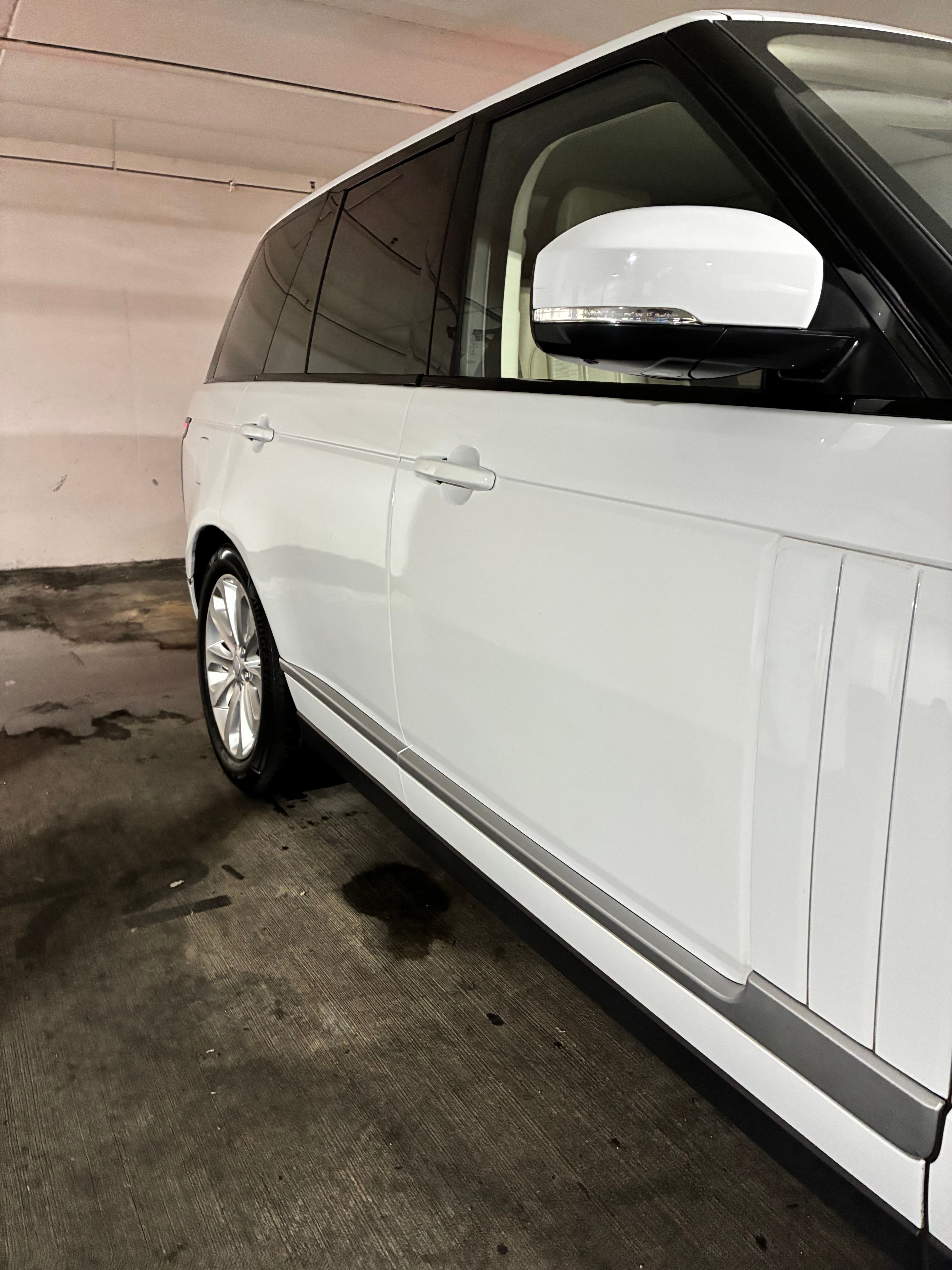 Used 2017 Land Rover Range Rover HSE AWD/4WD image 16