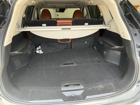 Used 2018 Nissan Rogue SL w/ Premium Package FWD image 9