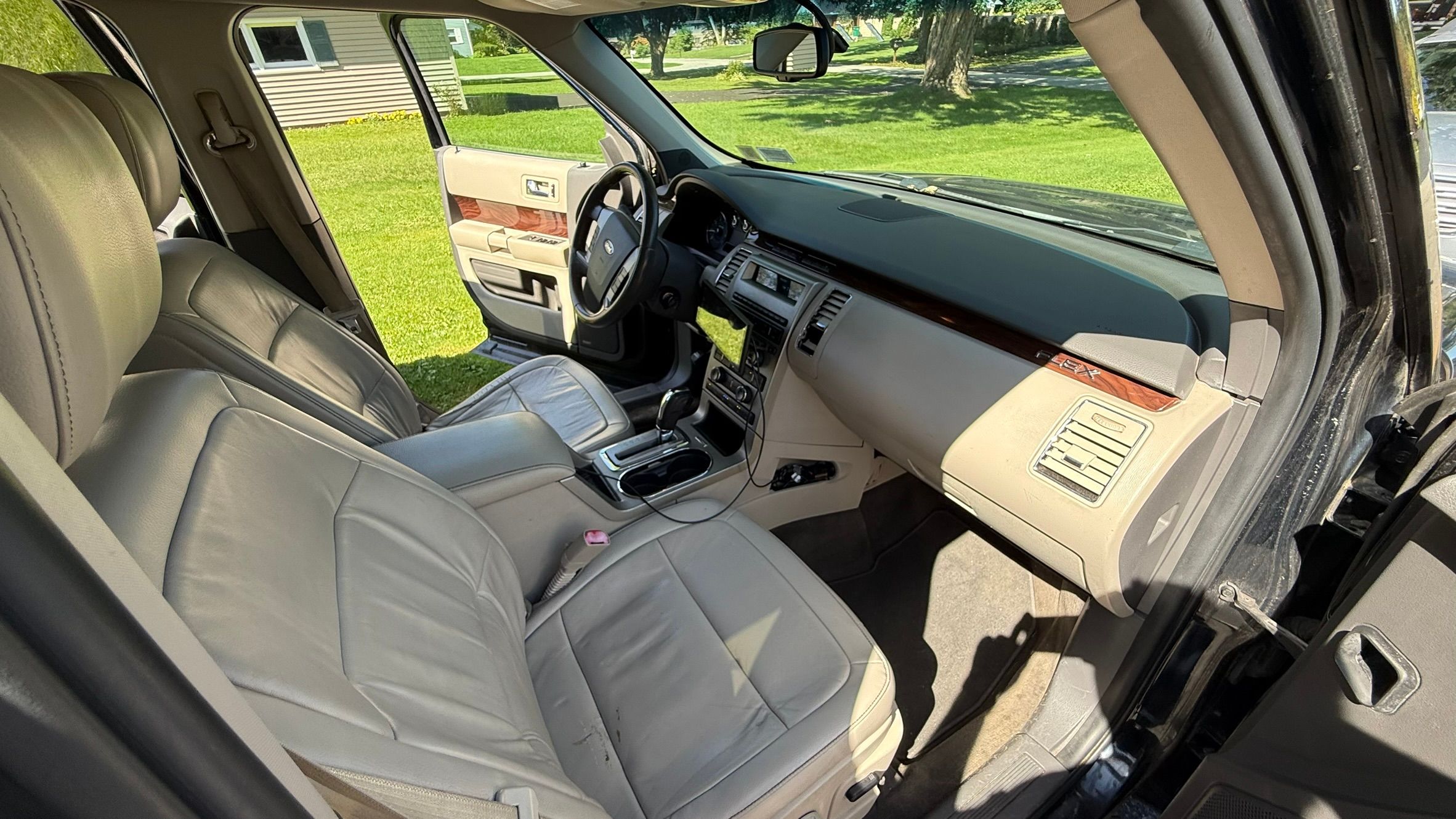 Used 2010 Ford Flex SEL FWD image 8