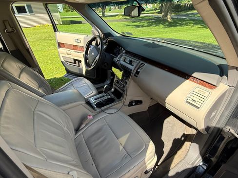 Used 2010 Ford Flex SEL FWD image 8