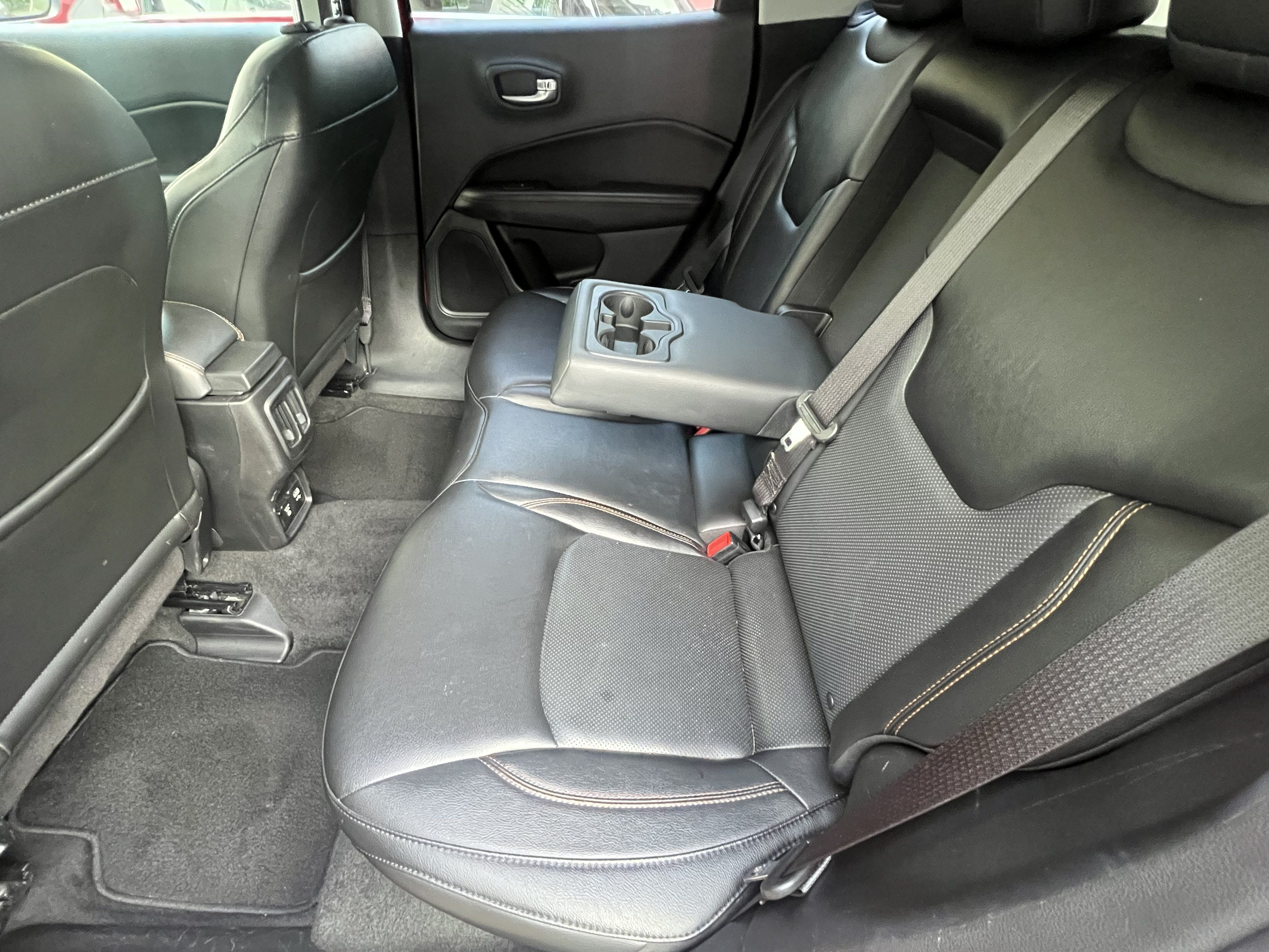 Used 2018 Jeep Compass Limited w/ Navigation Group FWD image 11