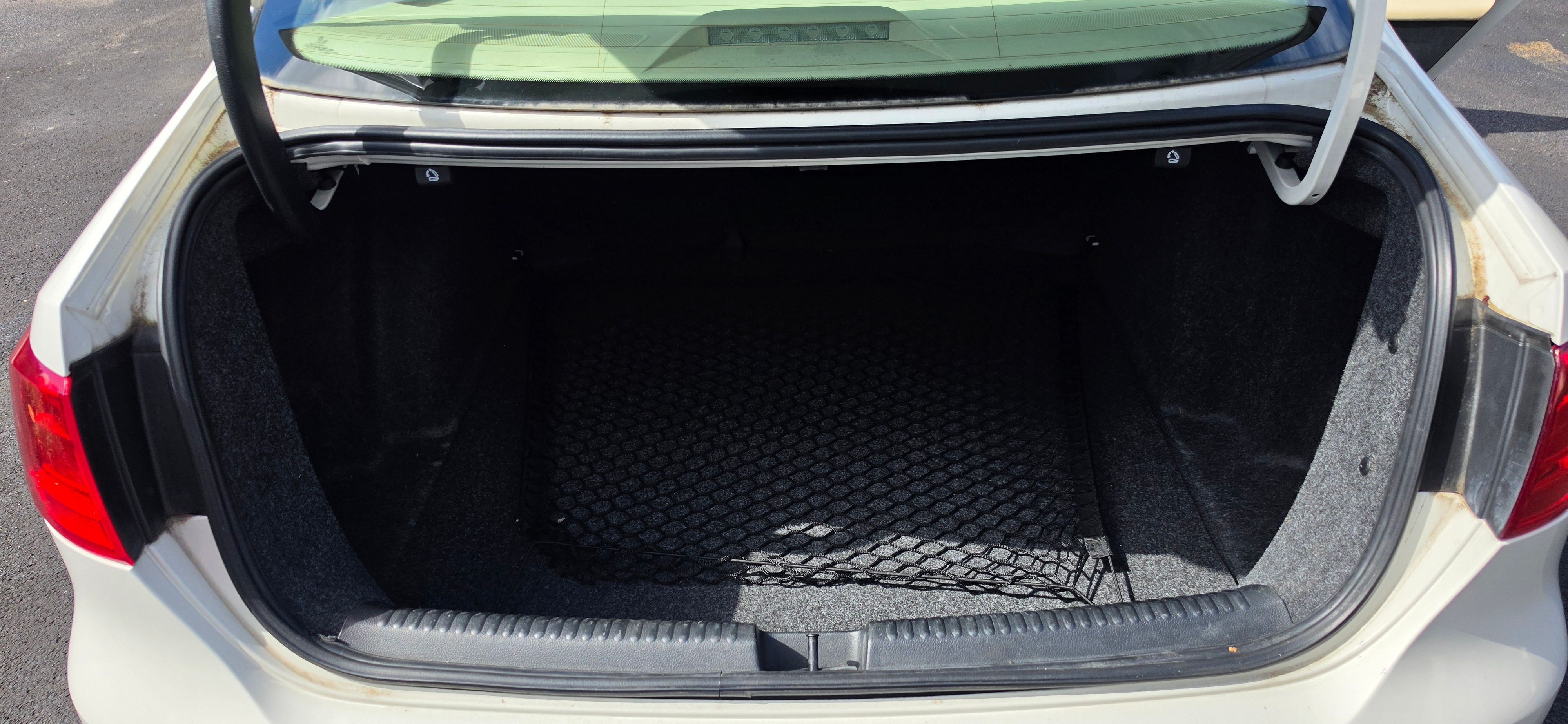 Used 2012 Volkswagen Jetta SE FWD image 21