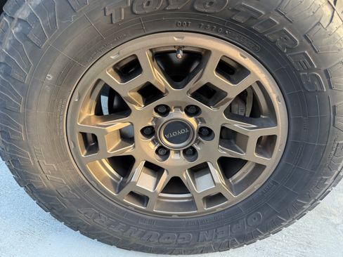 Used 2023 Toyota 4Runner 40th Anniversary SE image 12