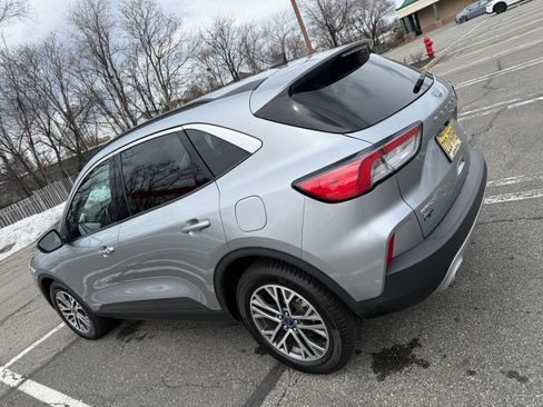 Used 2022 Ford Escape SEL image 4