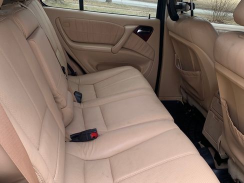 Used 2001 Mercedes-Benz ML 320 4MATIC image 8