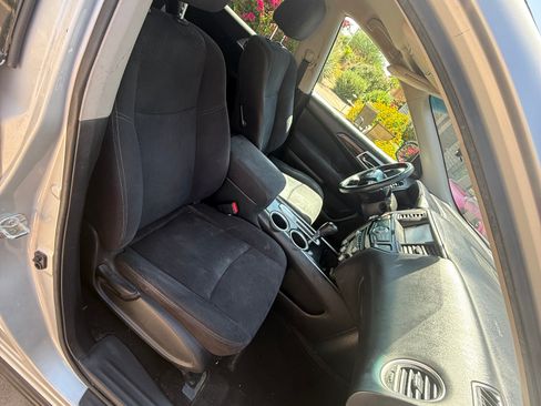 Used 2013 Nissan Pathfinder SV FWD image 6