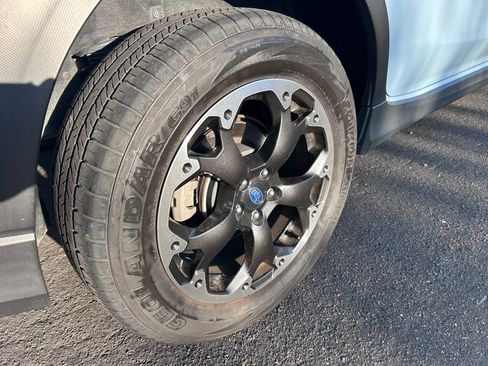 Used 2023 Subaru Crosstrek 2.0i Premium AWD/4WD image 12