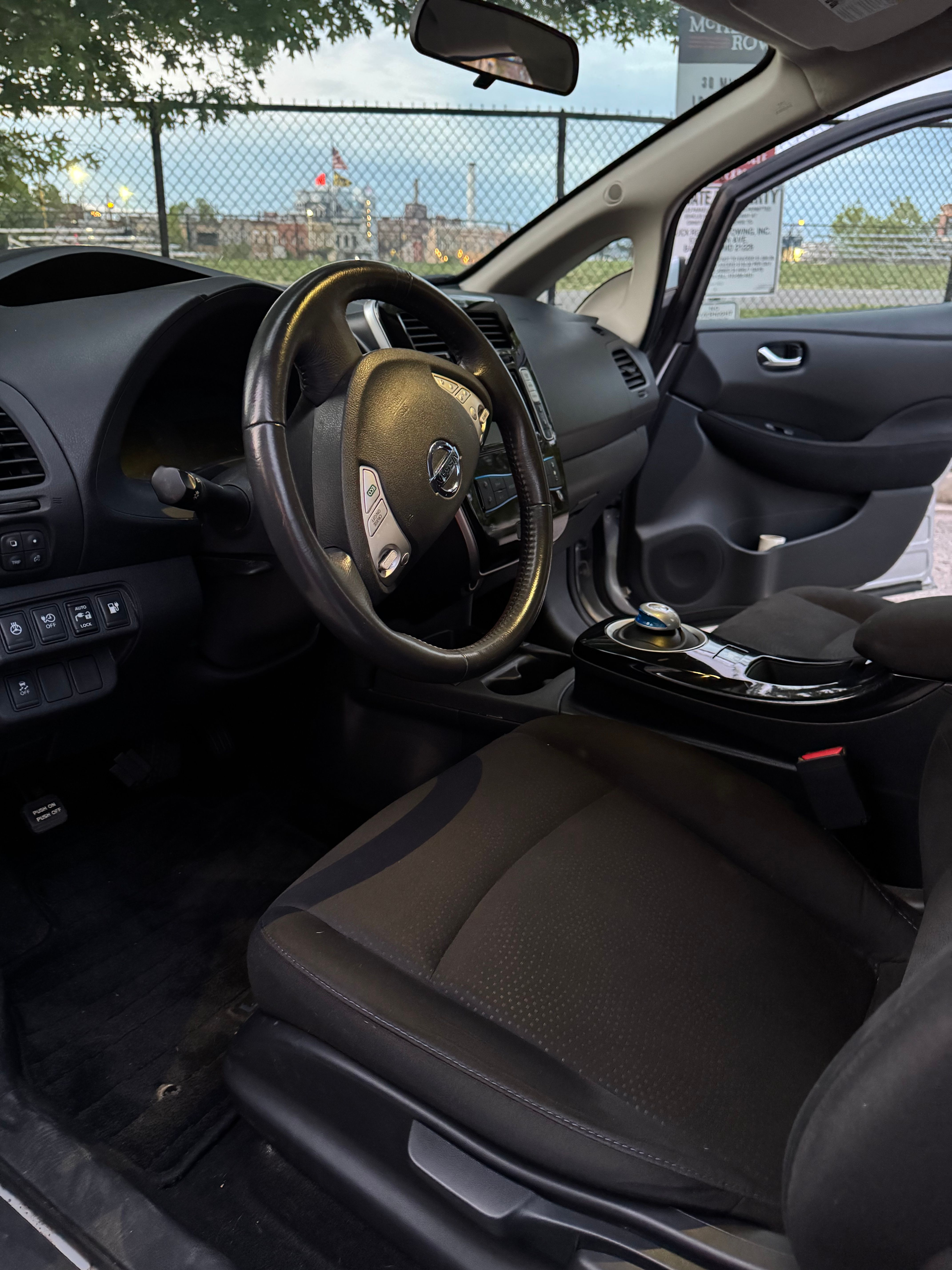Used 2017 Nissan Leaf SV FWD image 12