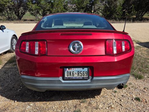 Used 2010 Ford Mustang Premium image 5