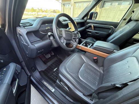 Used 2022 Land Rover Defender 110 X-Dynamic HSE image 11