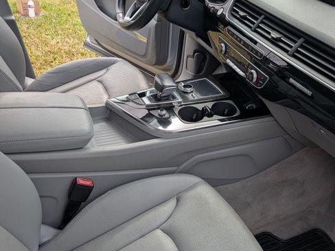 Used 2017 Audi Q7 3.0T Premium Plus image 11