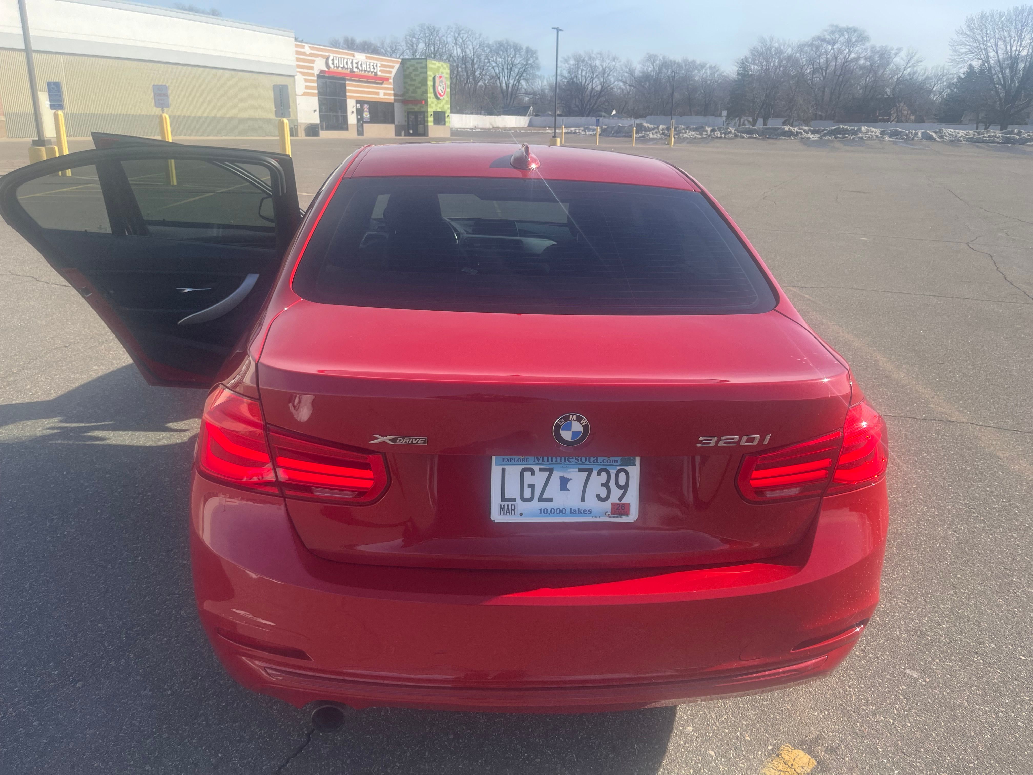 Used 2016 BMW 320i xDrive Sedan AWD/4WD image 6