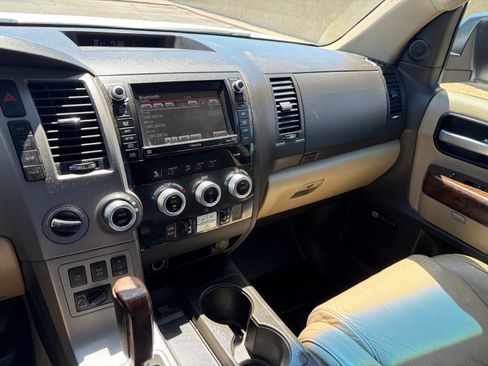 Used 2010 Toyota Sequoia Platinum AWD/4WD image 10