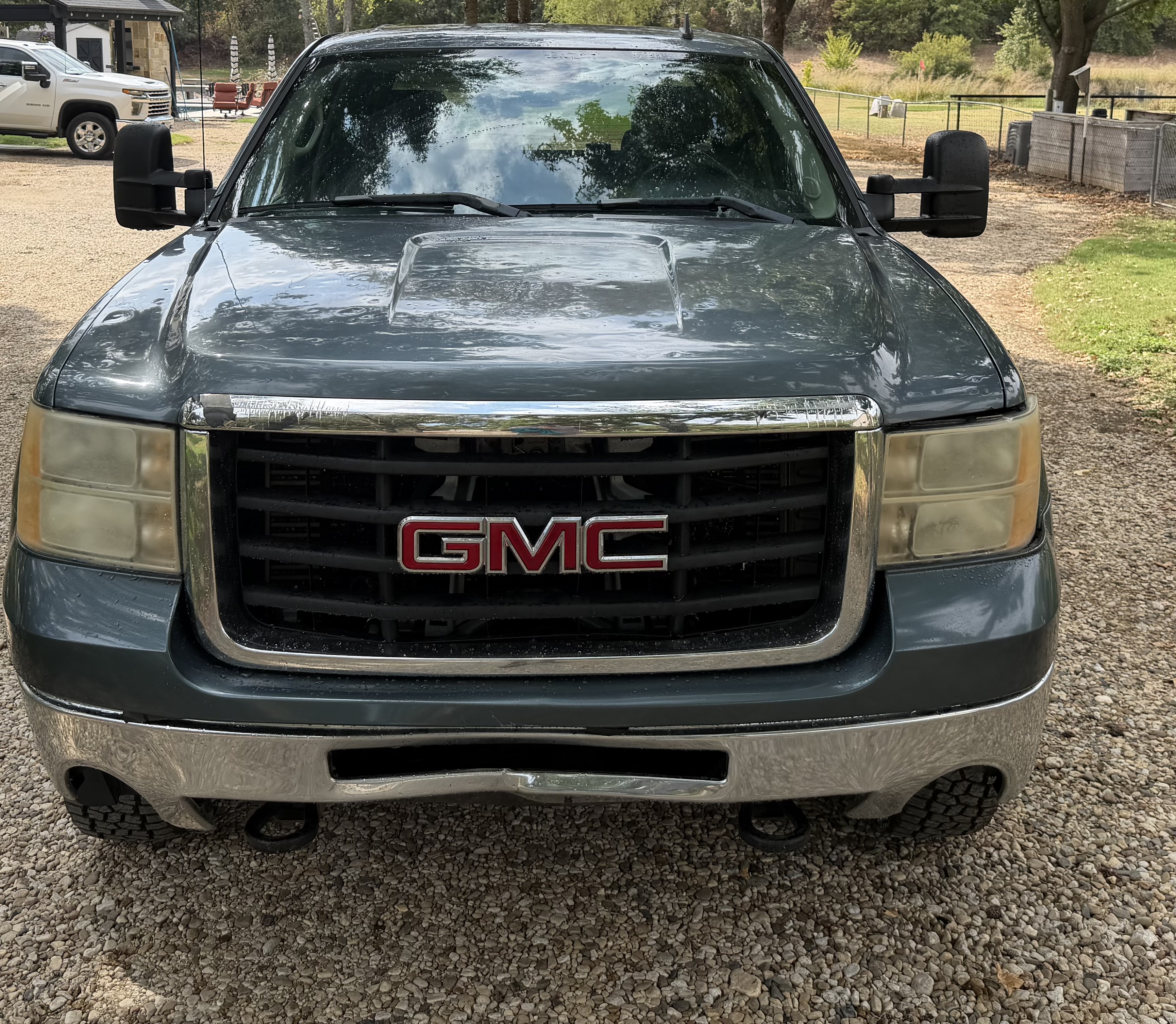 Used 2007 GMC Sierra 2500 SLE w/ Z71 Off-Road Package AWD/4WD image 4