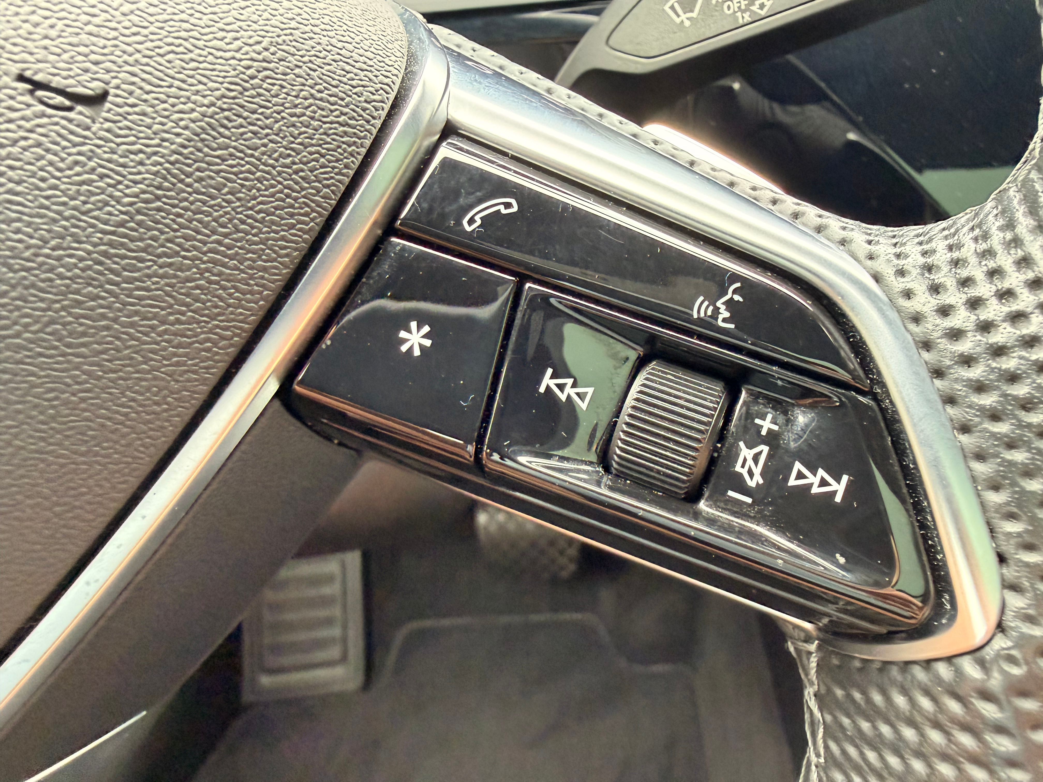 Used 2022 Audi e-tron S Prestige w/ Prestige Package AWD/4WD image 20