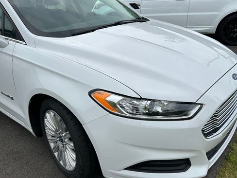 Used 2015 Ford Fusion SE FWD image 10