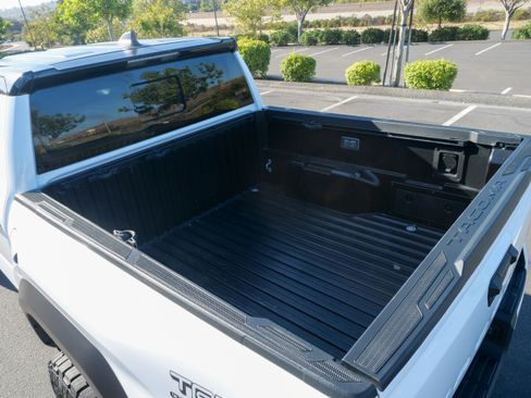 Used 2024 Toyota Tacoma TRD Off-Road image 20