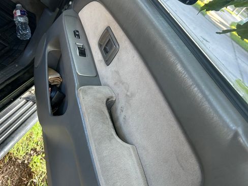 Used 2001 Toyota 4Runner SR5 RWD image 8