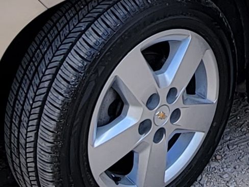 Used 2009 Chevrolet HHR LT image 4